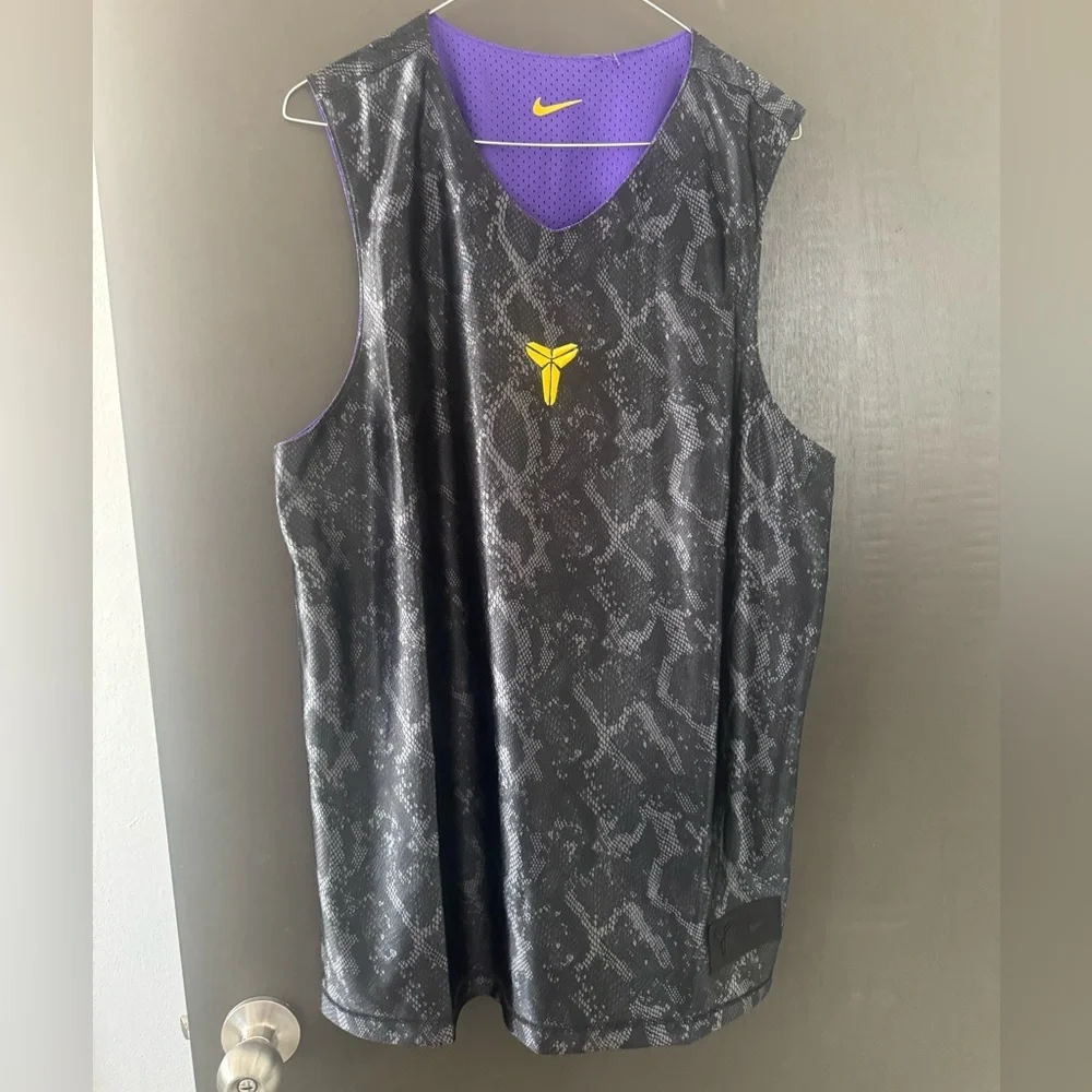 NWT Nike Kobe Dri-FIT Reversible Basketball Jersey Size M Lakers Colors